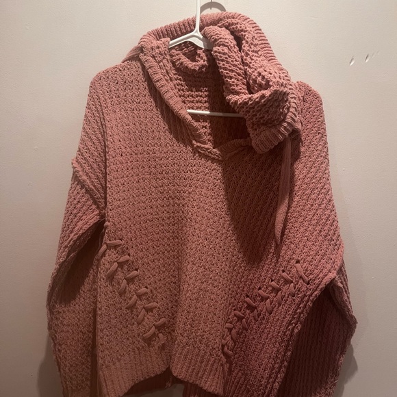 Sweaters - Picture 4 of 6